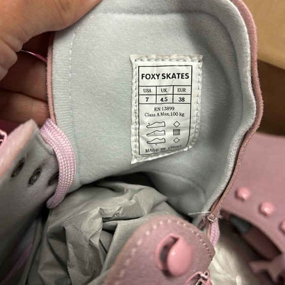 Foxy Roller Skates - Picture 10 of 10